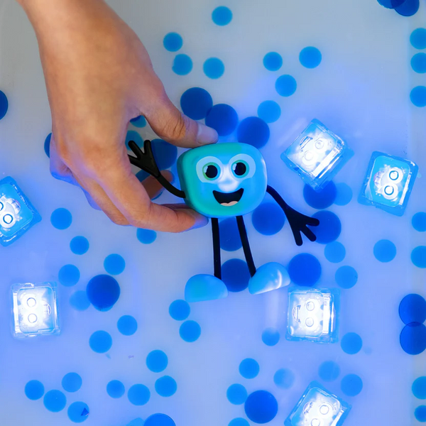 Blair - Pack Boneco + 2 Cubos Glo Pals
